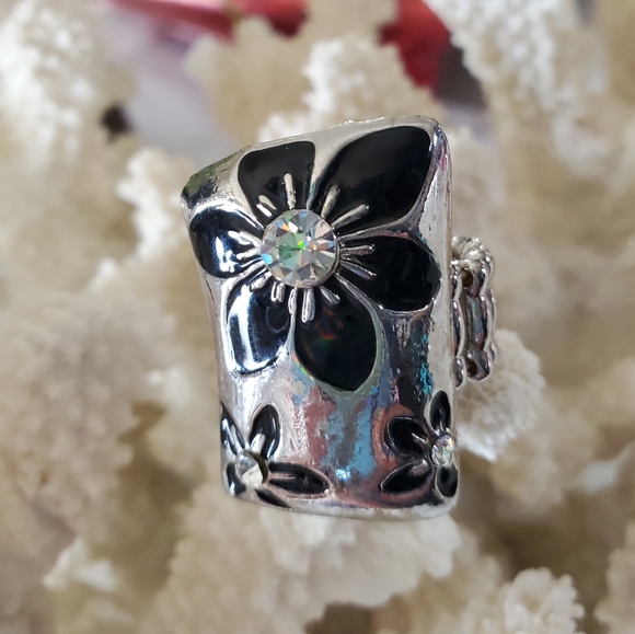 Silver Tone Adjustable Band Ring with Black Flowers & Rhinestones 💥3 for $24💥 - Picture 11 of 13